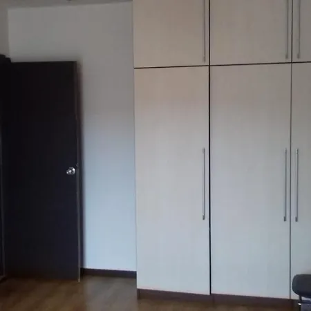 Uzhen Plazh 아파트 *
